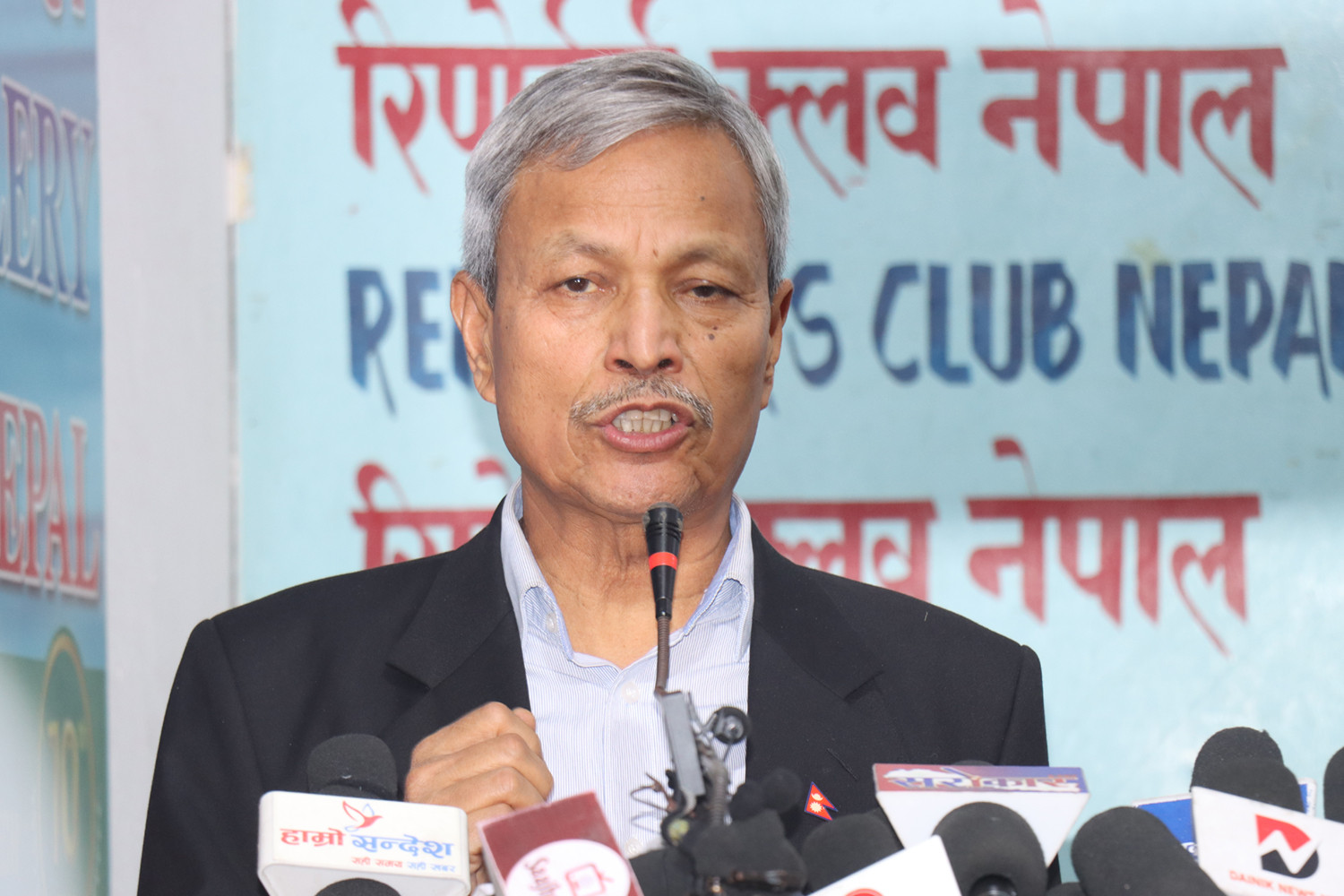 भयंकर लोकतन्त्रवादी हौँ भन्नेले बोल्दैमा महामन्त्रीलाई पार्टीबाट निष्कासित गरेछन्ः भीम रावल